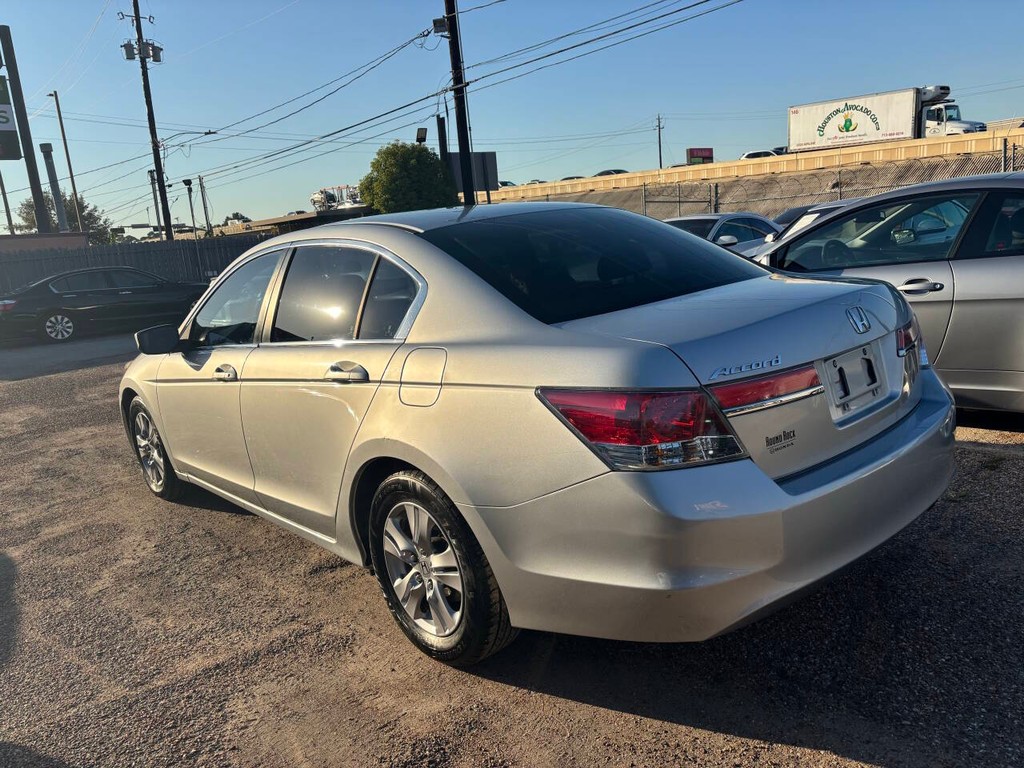 Honda Accord Sedan Vehicle Full-screen Gallery Image 05