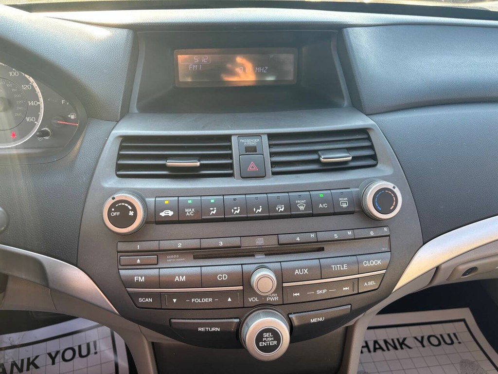 Honda Accord Sedan Vehicle Full-screen Gallery Image 14