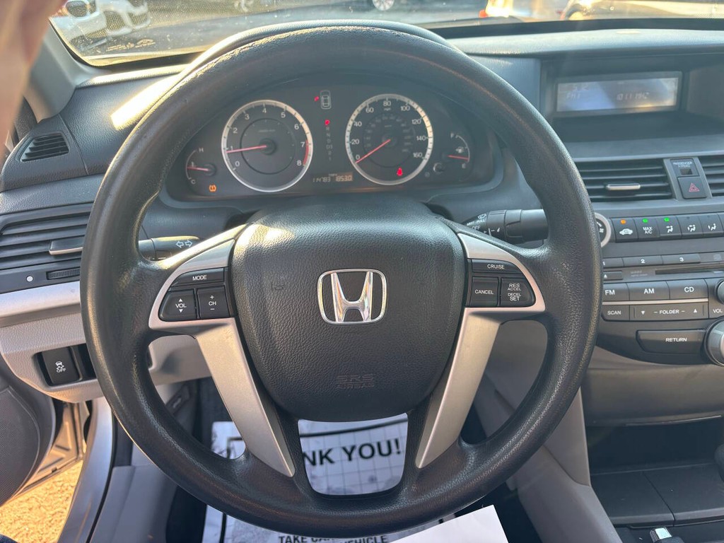 Honda Accord Sedan Vehicle Full-screen Gallery Image 16