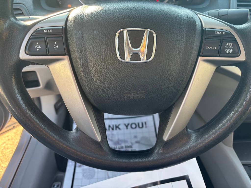 Honda Accord Sedan Vehicle Full-screen Gallery Image 17