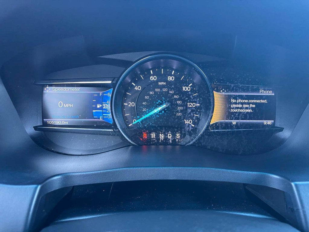 Ford Explorer Vehicle Full-screen Gallery Image 19