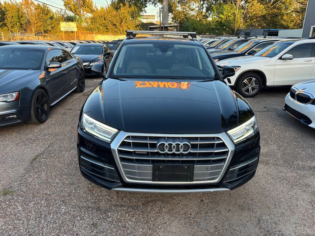 Audi Q5 Vehicle Full-screen Gallery Image 03