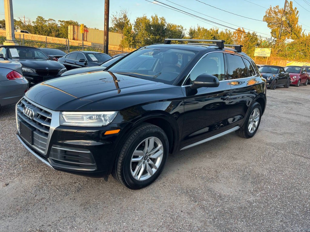 Audi Q5 Vehicle Full-screen Gallery Image 04