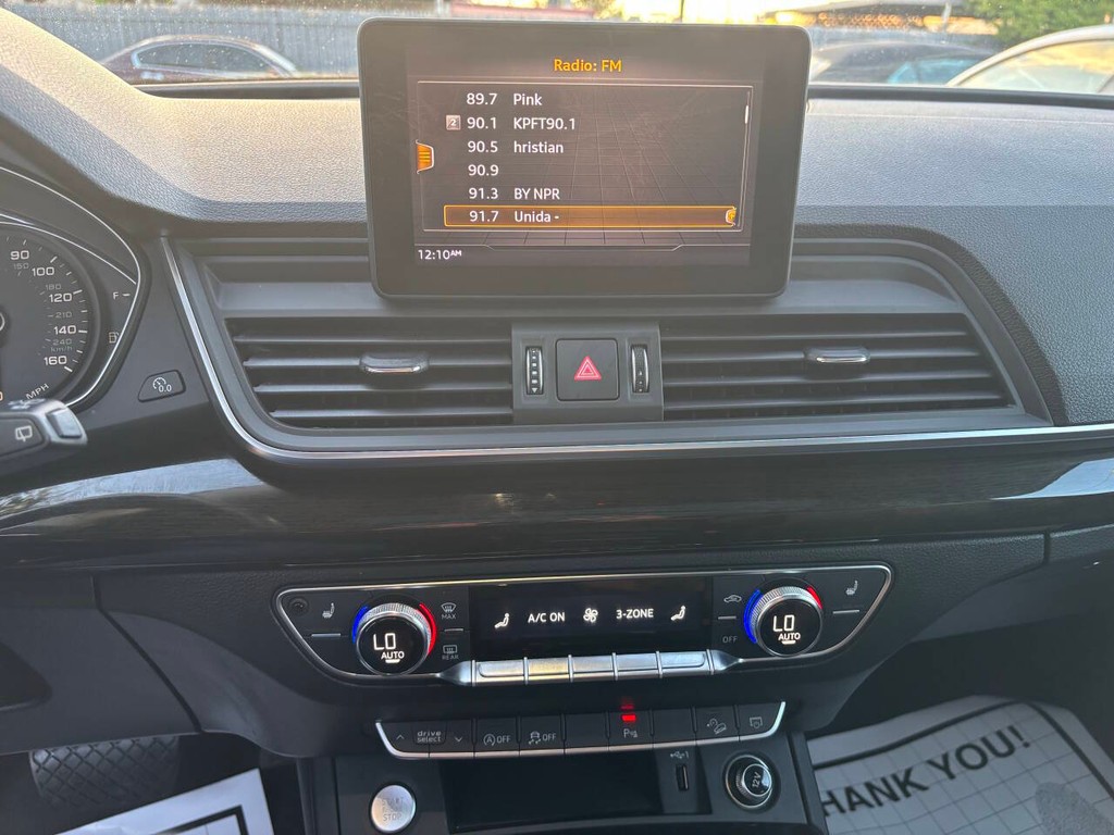 Audi Q5 Vehicle Full-screen Gallery Image 15