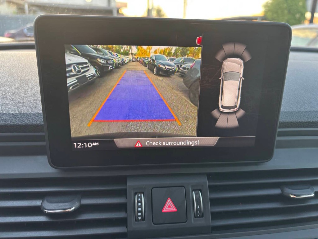 Audi Q5 Vehicle Full-screen Gallery Image 16