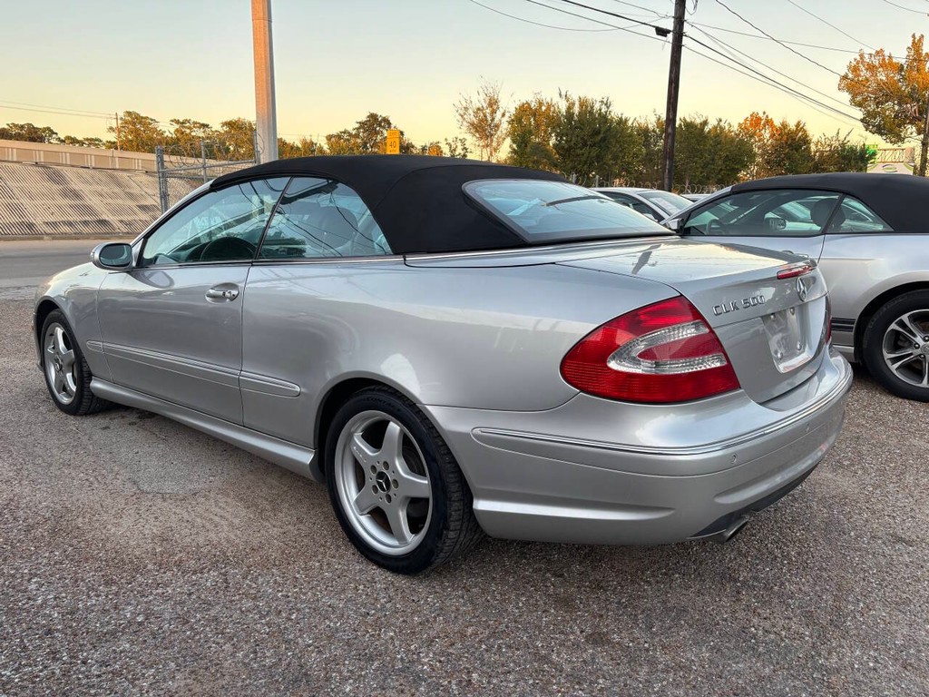 Mercedes-Benz CLK-Class Vehicle Full-screen Gallery Image 06