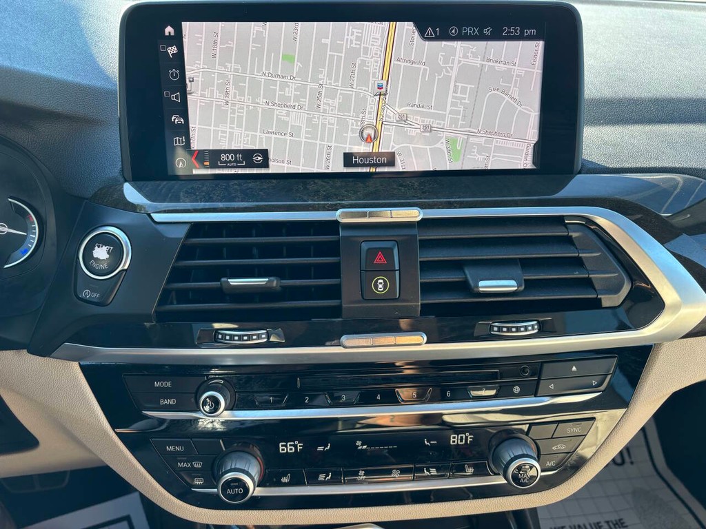 BMW X3 Vehicle Full-screen Gallery Image 18