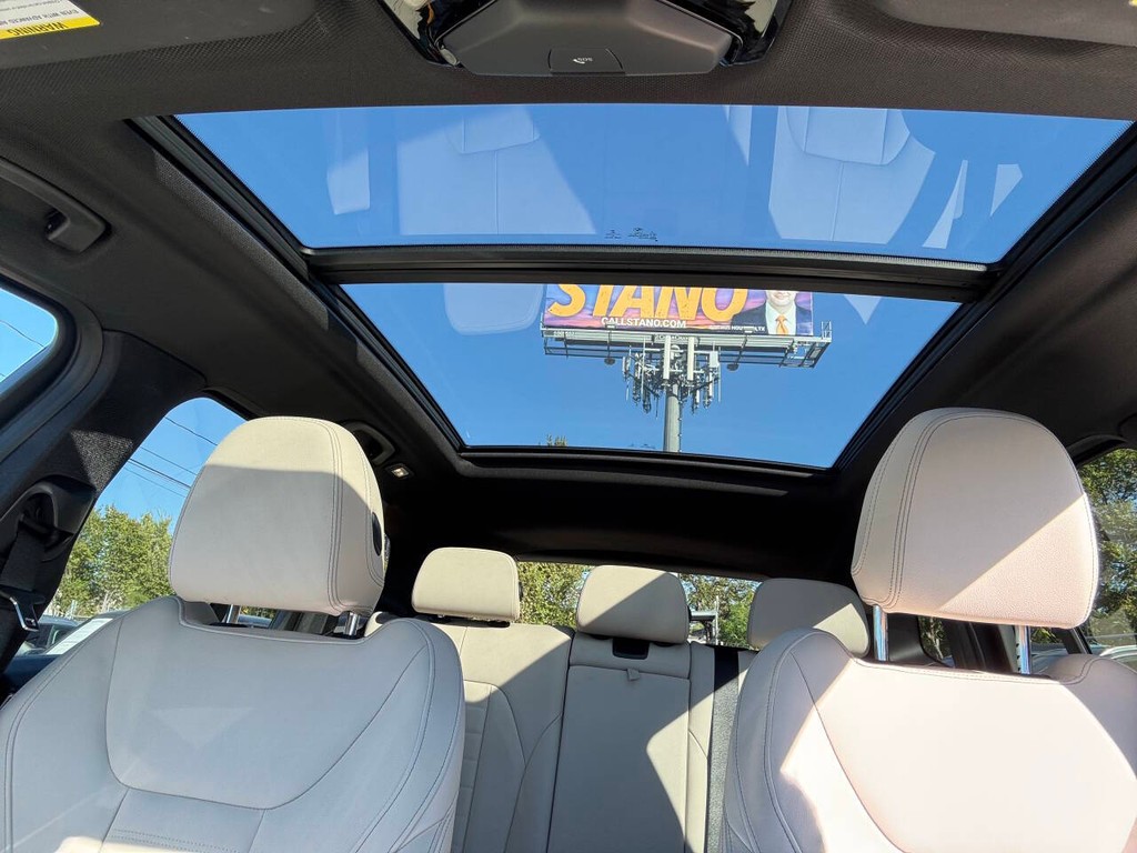 BMW X3 Vehicle Full-screen Gallery Image 22