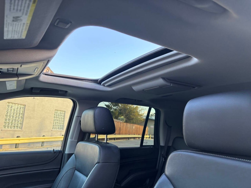 Chevrolet Tahoe Vehicle Full-screen Gallery Image 19