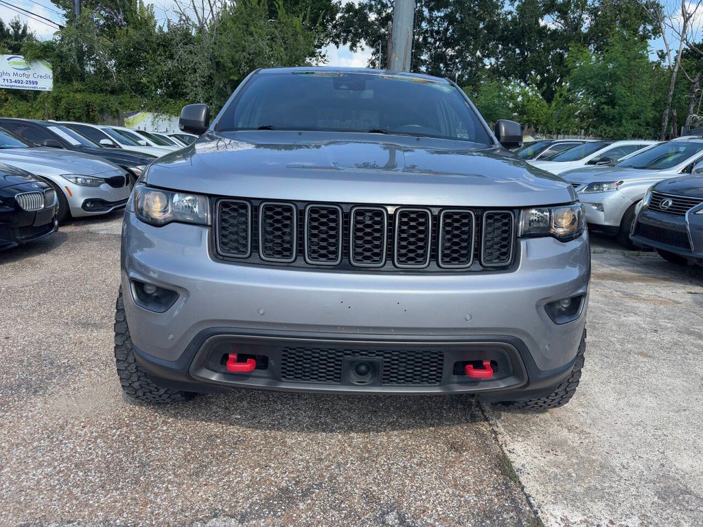 Jeep Grand Cherokee Vehicle Full-screen Gallery Image 02