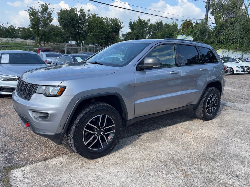 Jeep Grand Cherokee Vehicle Full-screen Gallery Image 05