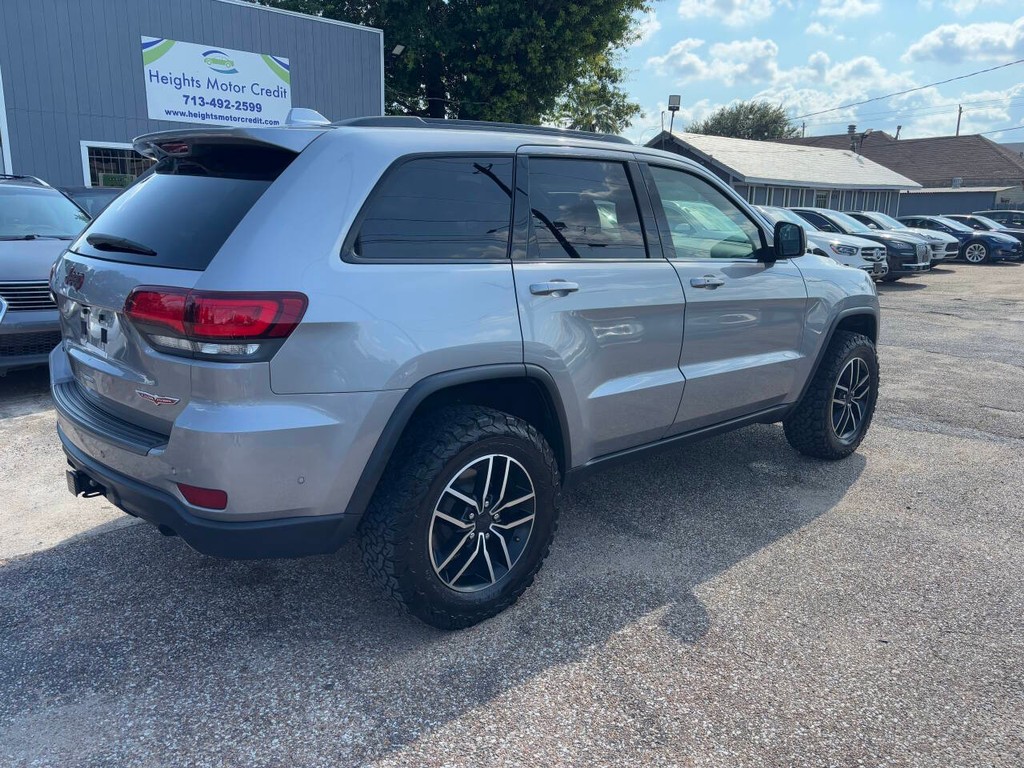 Jeep Grand Cherokee Vehicle Full-screen Gallery Image 08