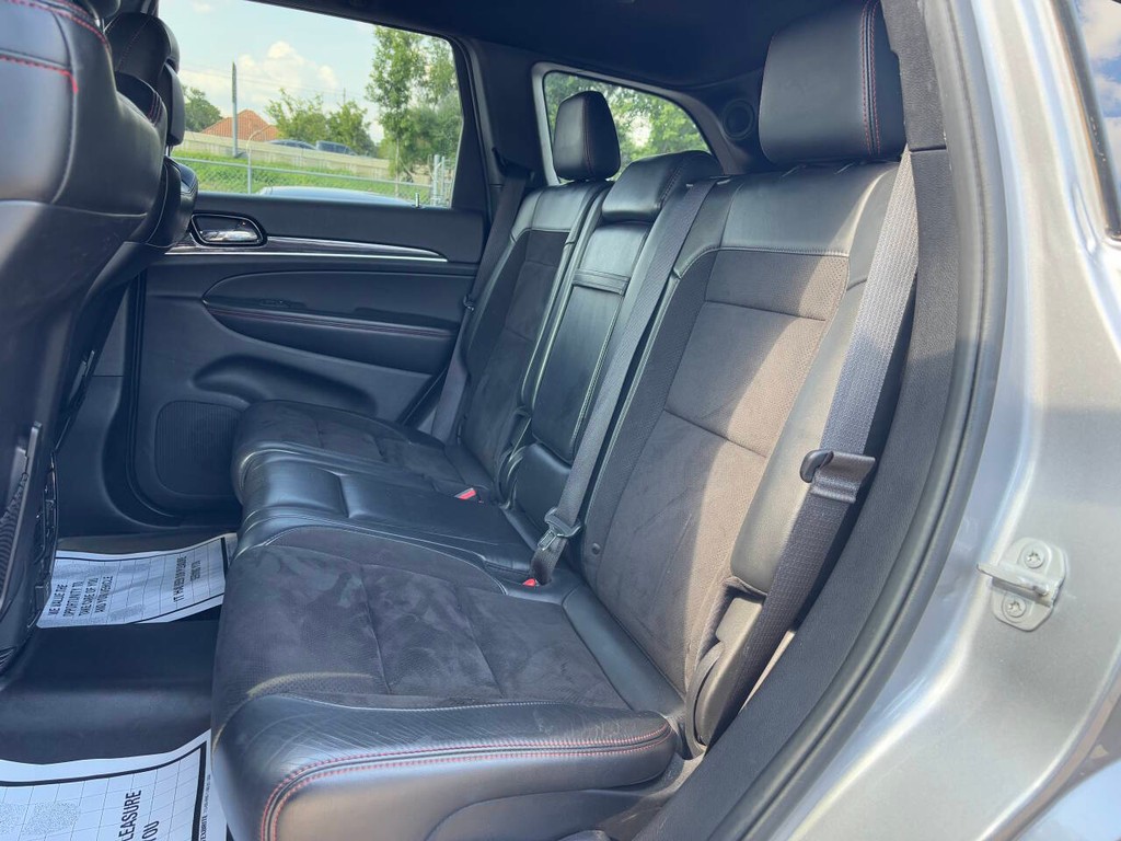 Jeep Grand Cherokee Vehicle Full-screen Gallery Image 12