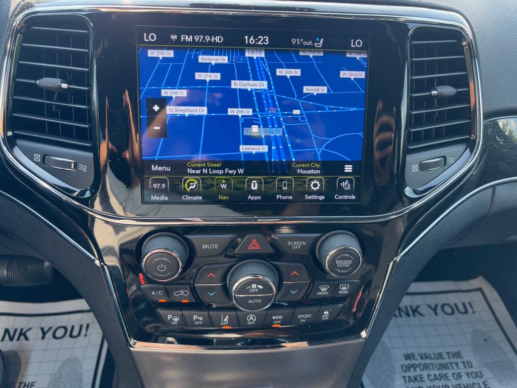 Jeep Grand Cherokee Vehicle Full-screen Gallery Image 15