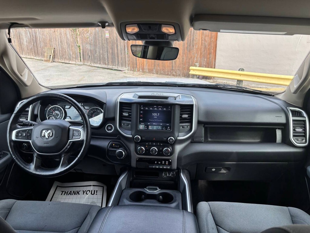 Ram 1500 Vehicle Full-screen Gallery Image 13