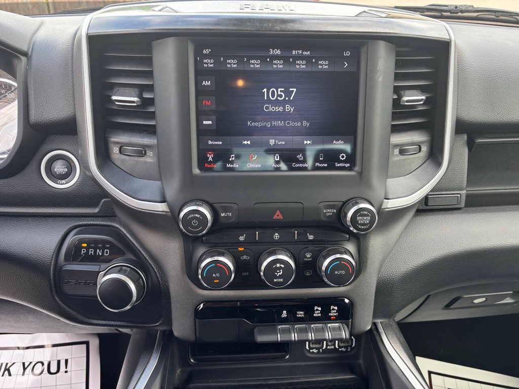 Ram 1500 Vehicle Full-screen Gallery Image 14