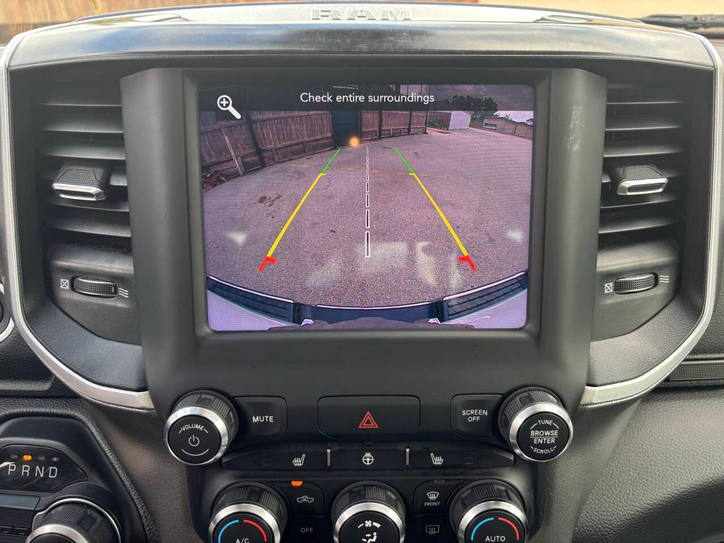 Ram 1500 Vehicle Full-screen Gallery Image 15