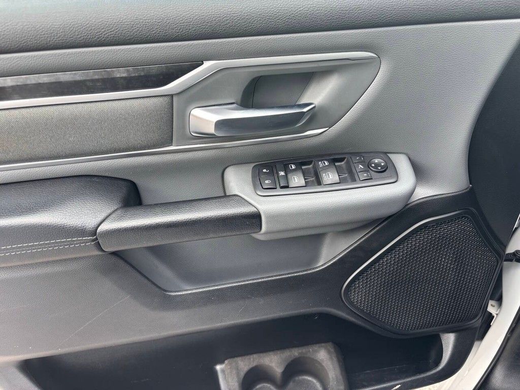 Ram 1500 Vehicle Full-screen Gallery Image 19