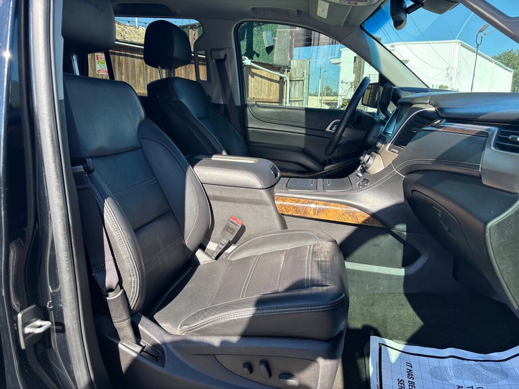 GMC Yukon Vehicle Full-screen Gallery Image 10