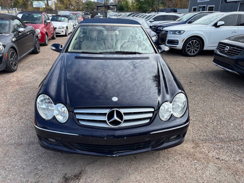 Mercedes-Benz CLK Vehicle Full-screen Gallery Image 02