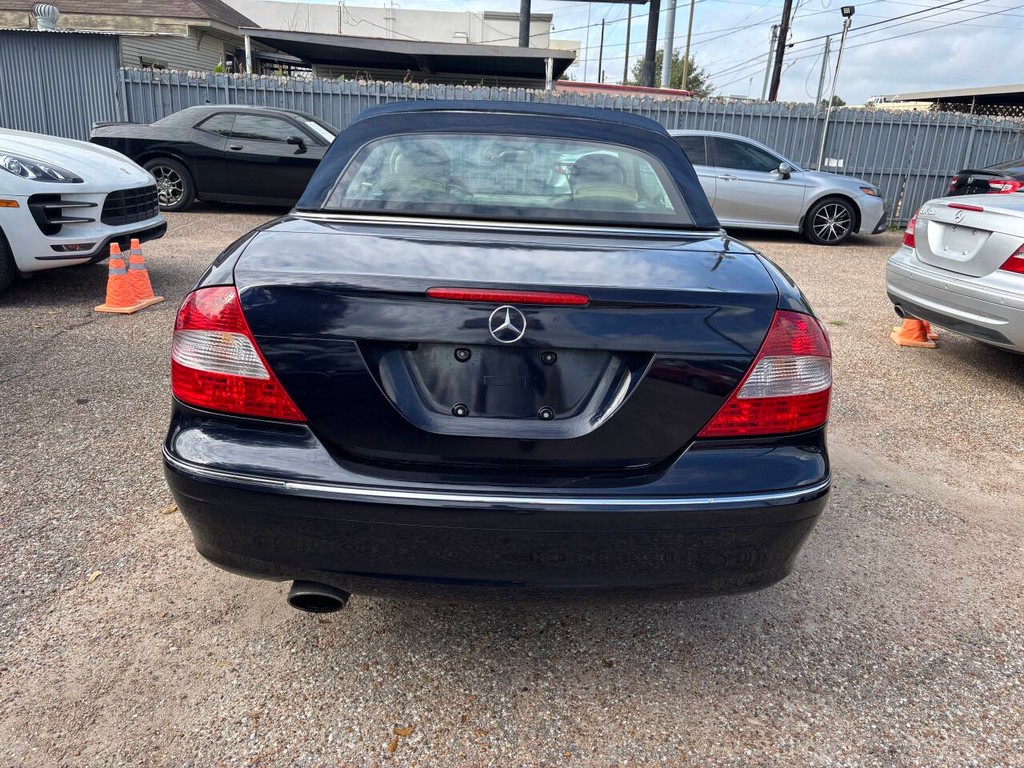 Mercedes-Benz CLK Vehicle Full-screen Gallery Image 06