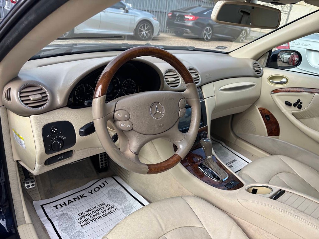 Mercedes-Benz CLK Vehicle Full-screen Gallery Image 08