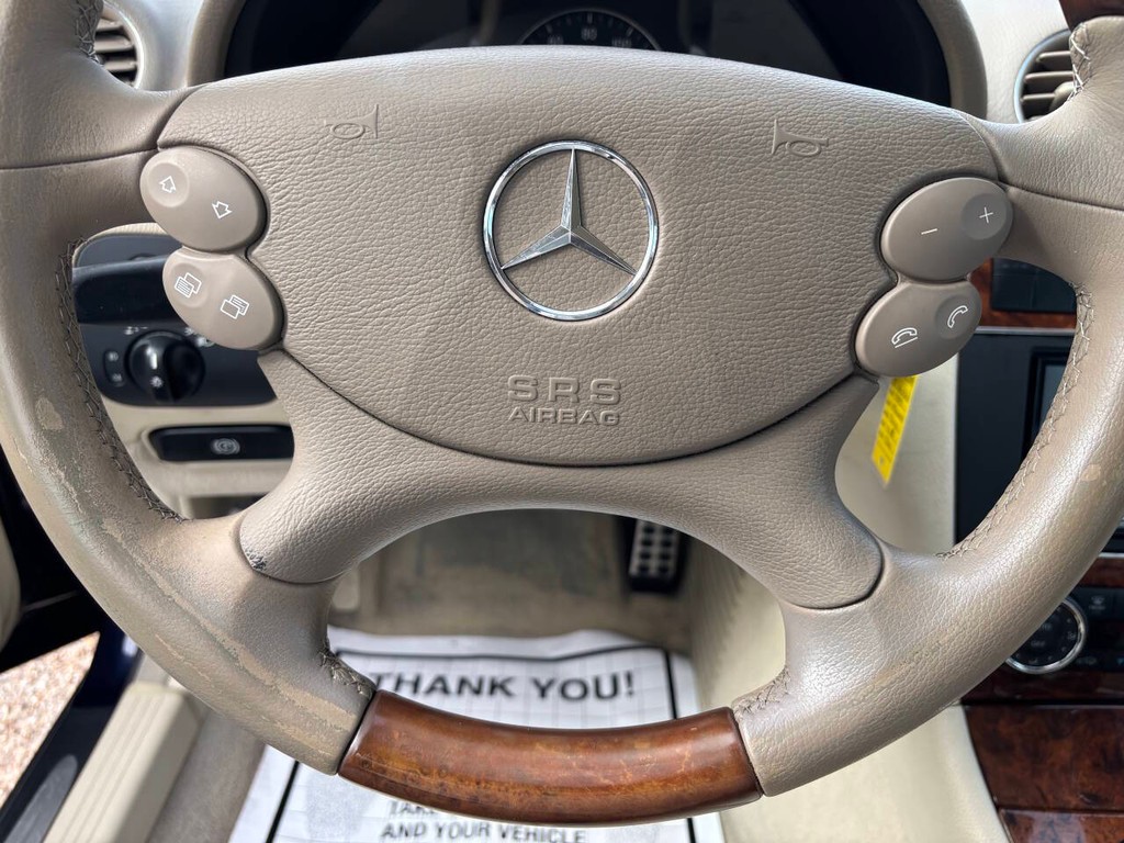 Mercedes-Benz CLK Vehicle Full-screen Gallery Image 19