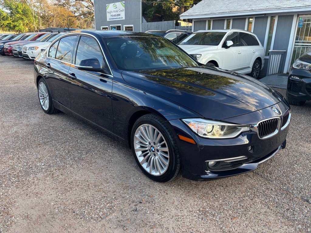 BMW 3 Series Vehicle Full-screen Gallery Image 02