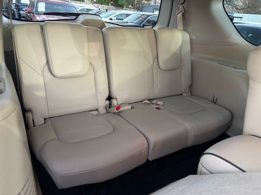 INFINITI QX80 Vehicle Full-screen Gallery Image 12