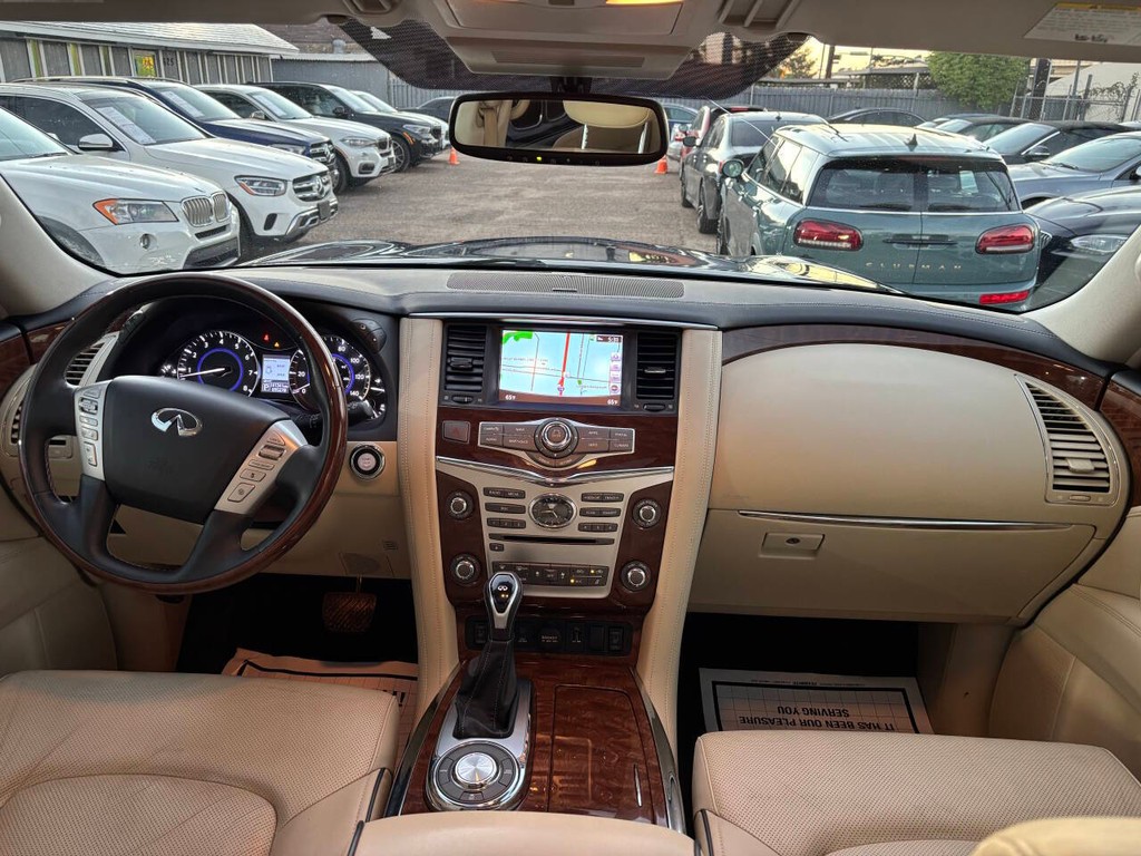 INFINITI QX80 Vehicle Full-screen Gallery Image 13