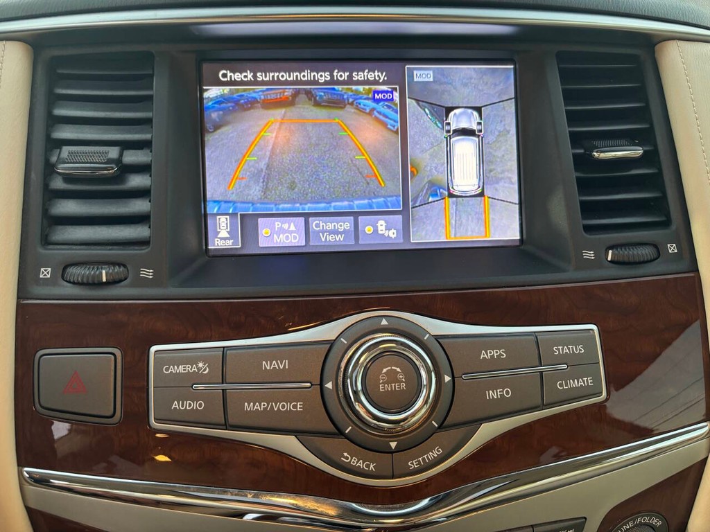 INFINITI QX80 Vehicle Full-screen Gallery Image 15