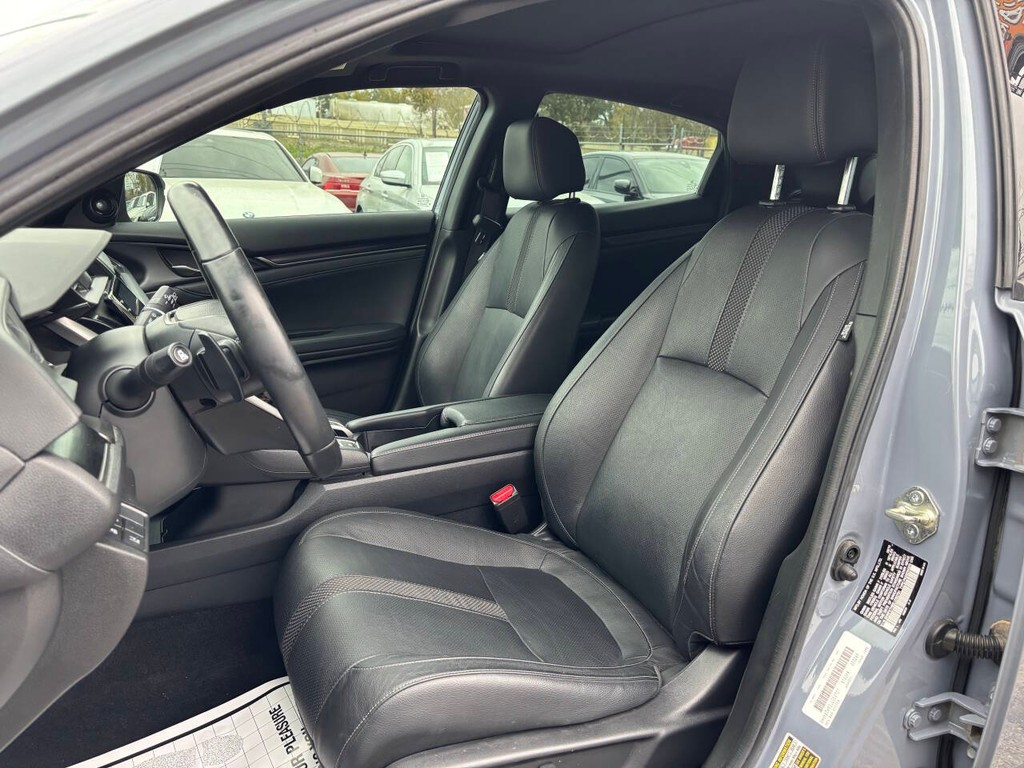 Honda Civic Hatchback Vehicle Full-screen Gallery Image 10