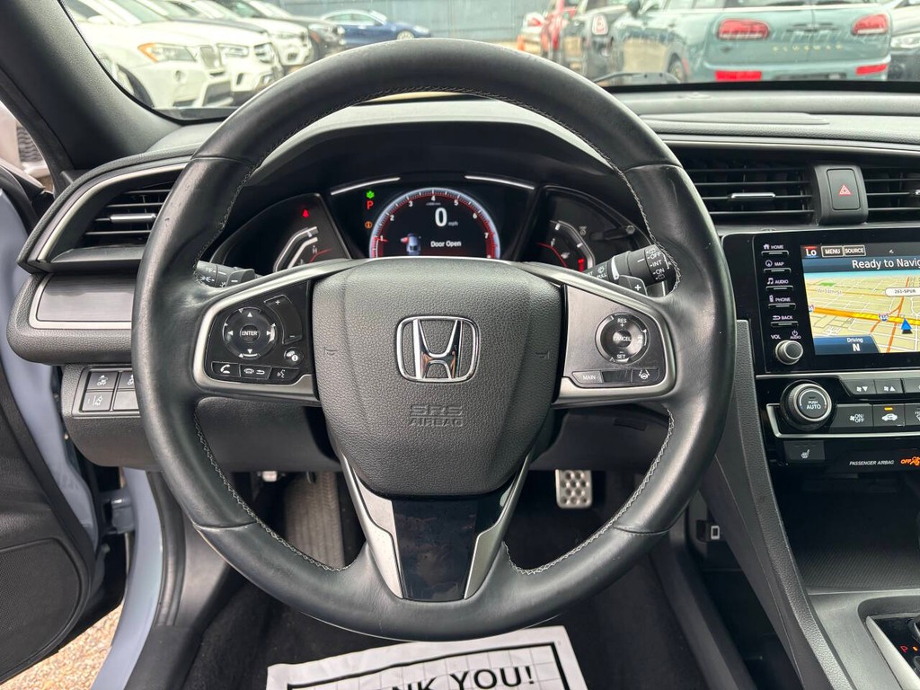 Honda Civic Hatchback Vehicle Full-screen Gallery Image 17