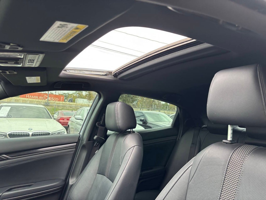 Honda Civic Hatchback Vehicle Full-screen Gallery Image 18