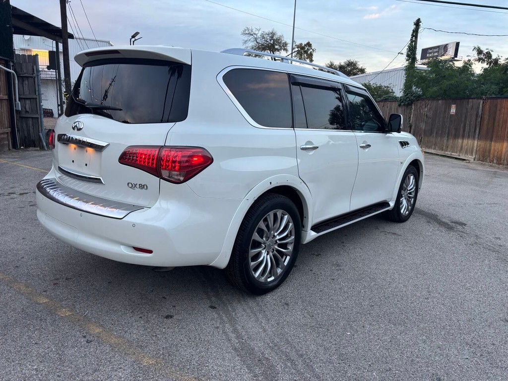 INFINITI QX80 Vehicle Full-screen Gallery Image 05