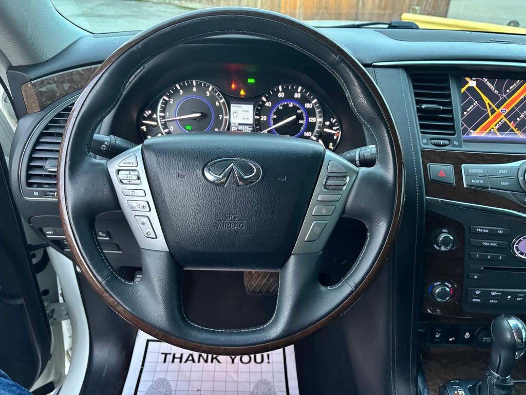 INFINITI QX80 Vehicle Full-screen Gallery Image 16