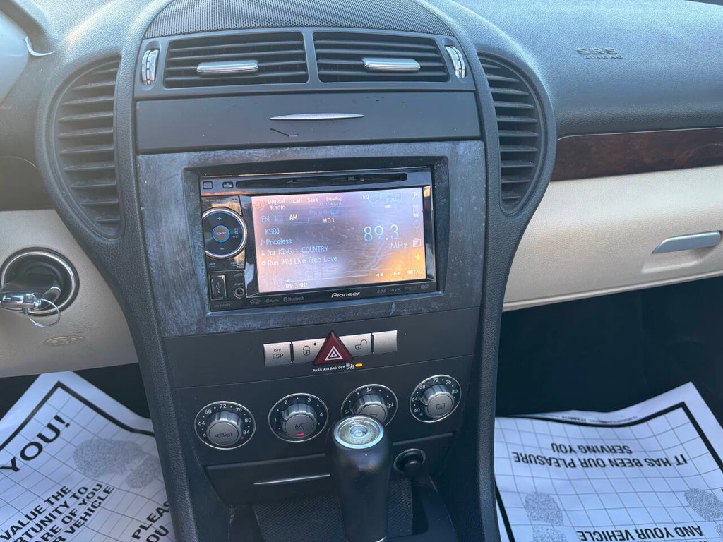 Mercedes-Benz SLK-Class Vehicle Full-screen Gallery Image 17