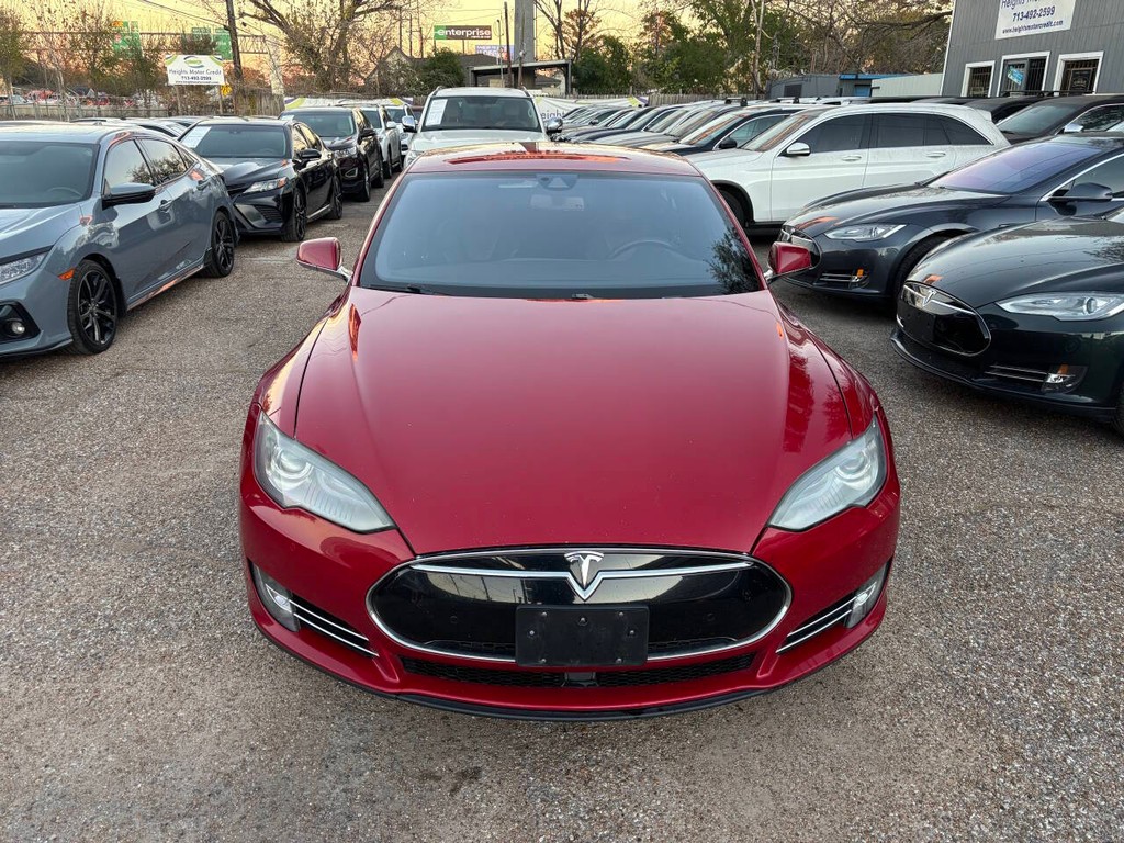 Tesla Model S Vehicle Full-screen Gallery Image 02