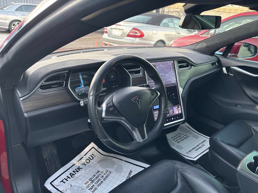 Tesla Model S Vehicle Full-screen Gallery Image 07