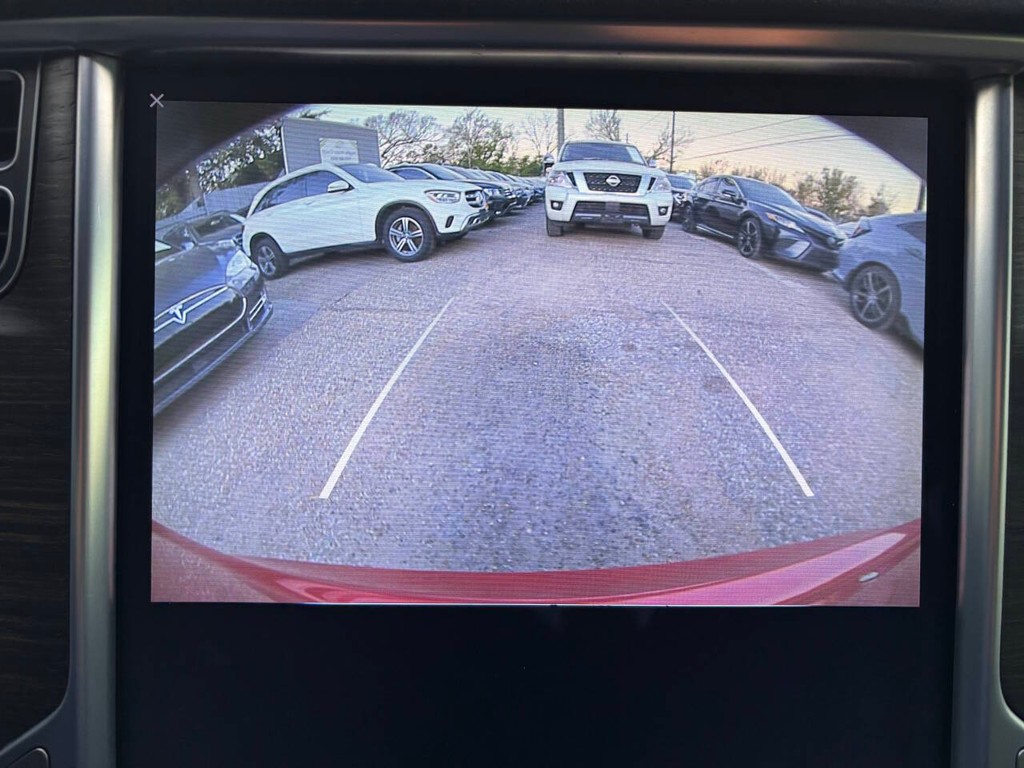 Tesla Model S Vehicle Full-screen Gallery Image 16