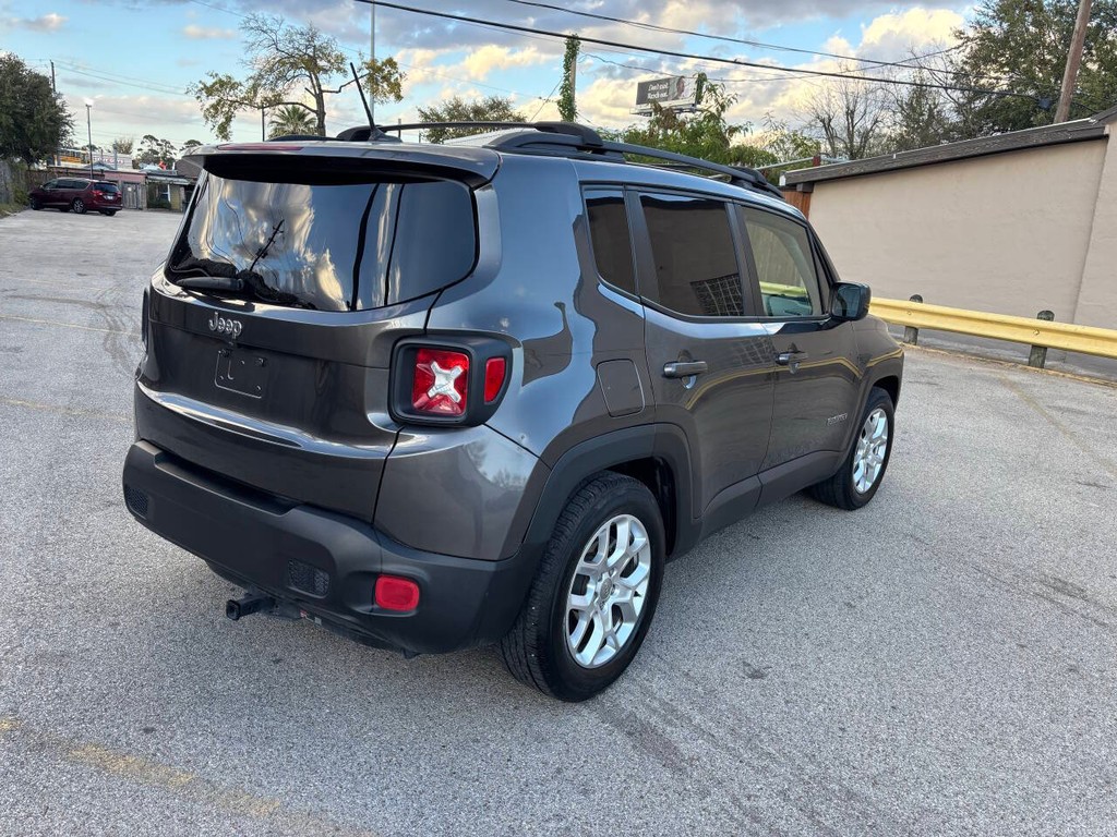 Jeep Renegade Vehicle Full-screen Gallery Image 07