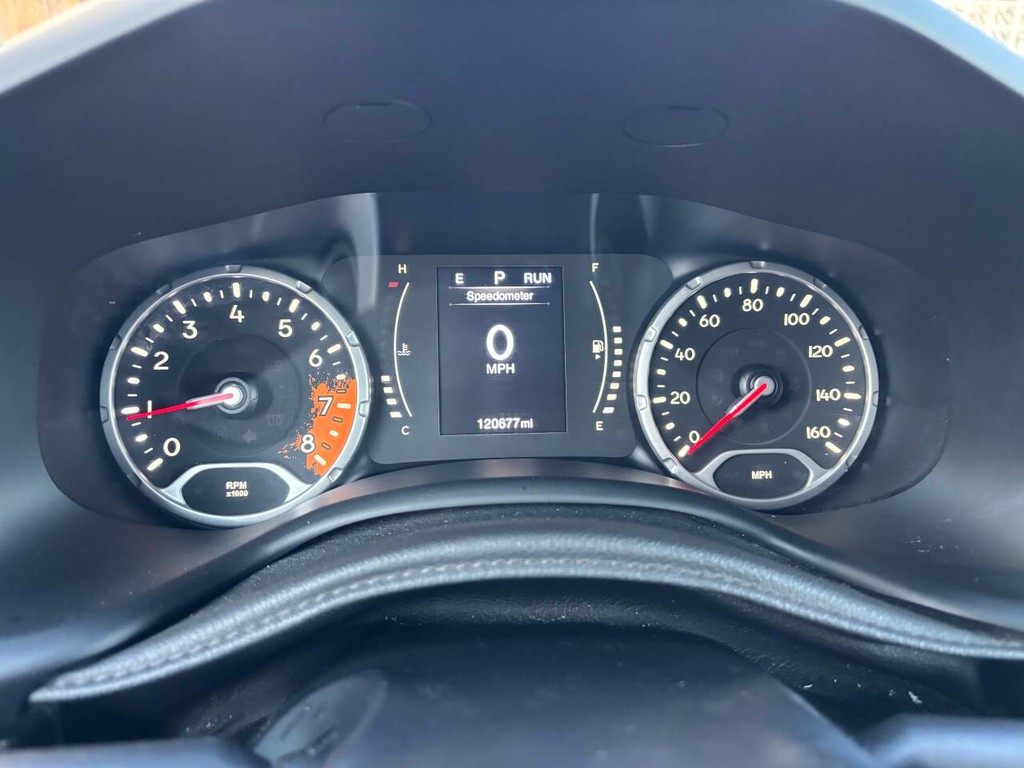 Jeep Renegade Vehicle Full-screen Gallery Image 20