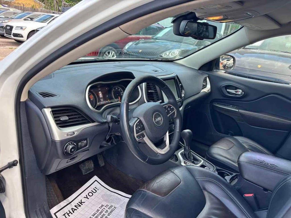 Jeep Cherokee Vehicle Full-screen Gallery Image 08