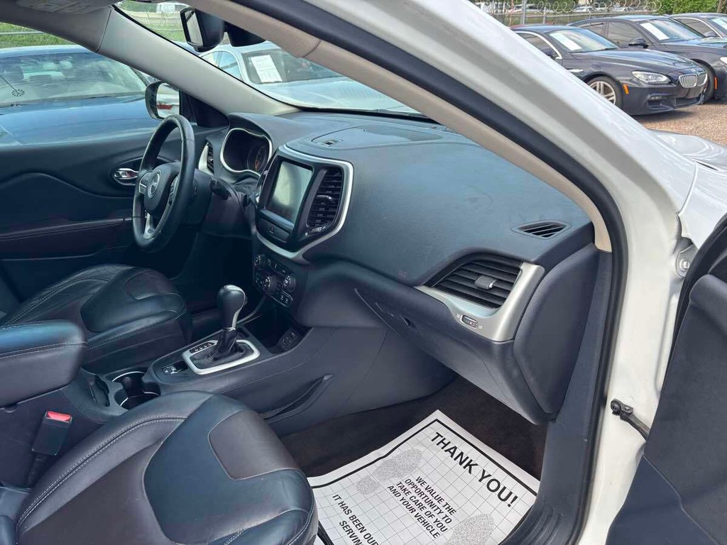 Jeep Cherokee Vehicle Full-screen Gallery Image 10