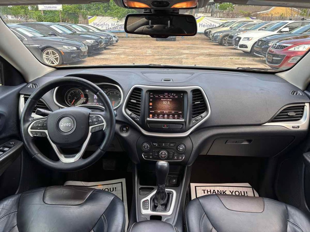 Jeep Cherokee Vehicle Full-screen Gallery Image 14