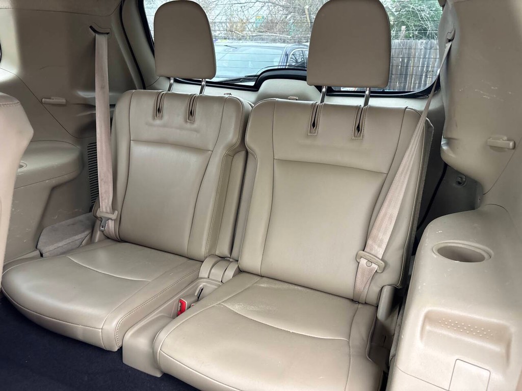 Toyota Highlander Vehicle Full-screen Gallery Image 12