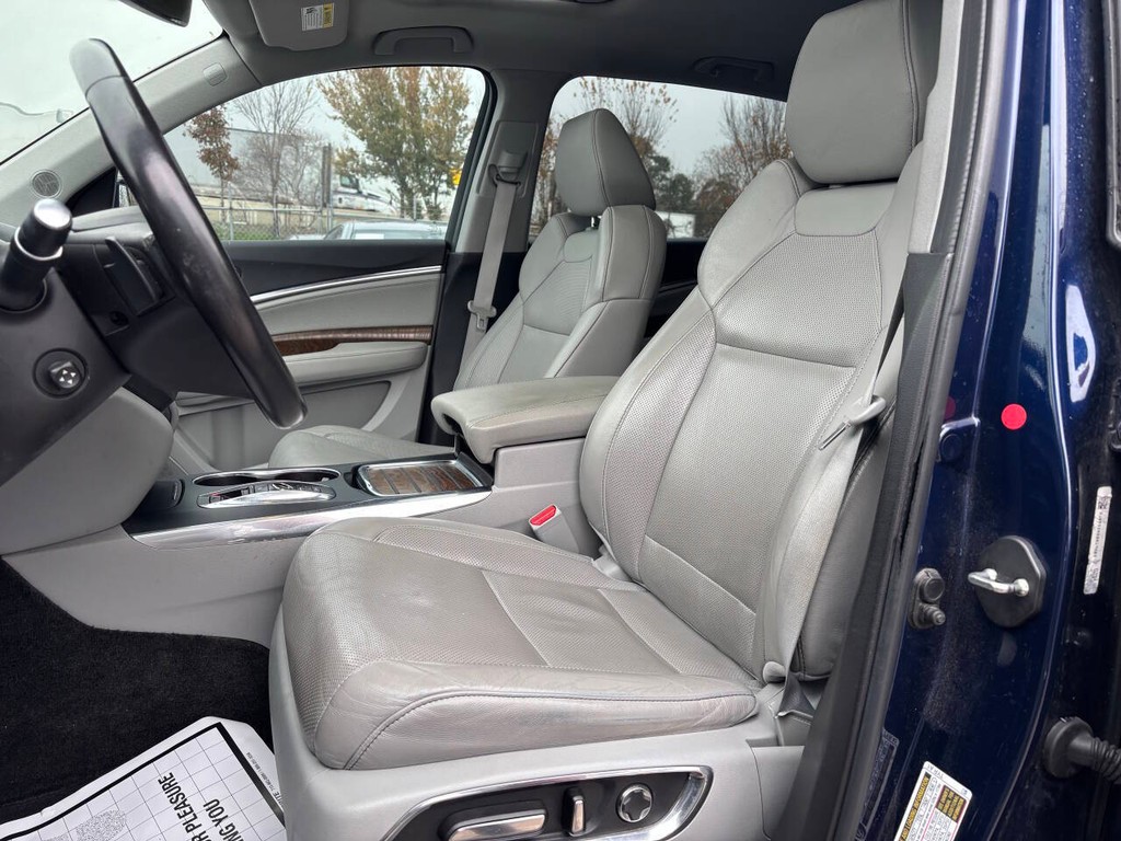 Acura MDX Vehicle Full-screen Gallery Image 09