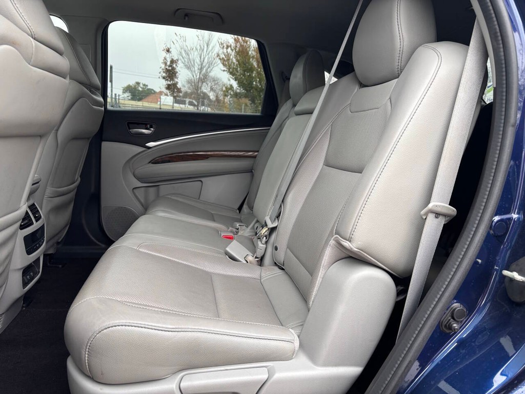 Acura MDX Vehicle Full-screen Gallery Image 11