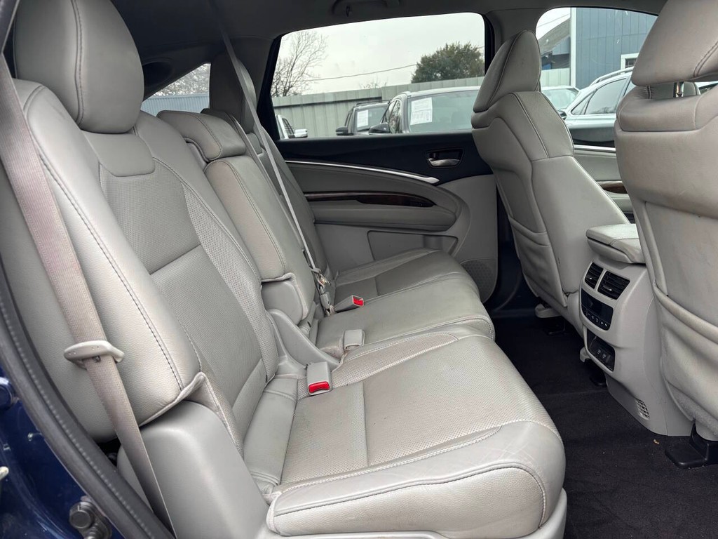 Acura MDX Vehicle Full-screen Gallery Image 12