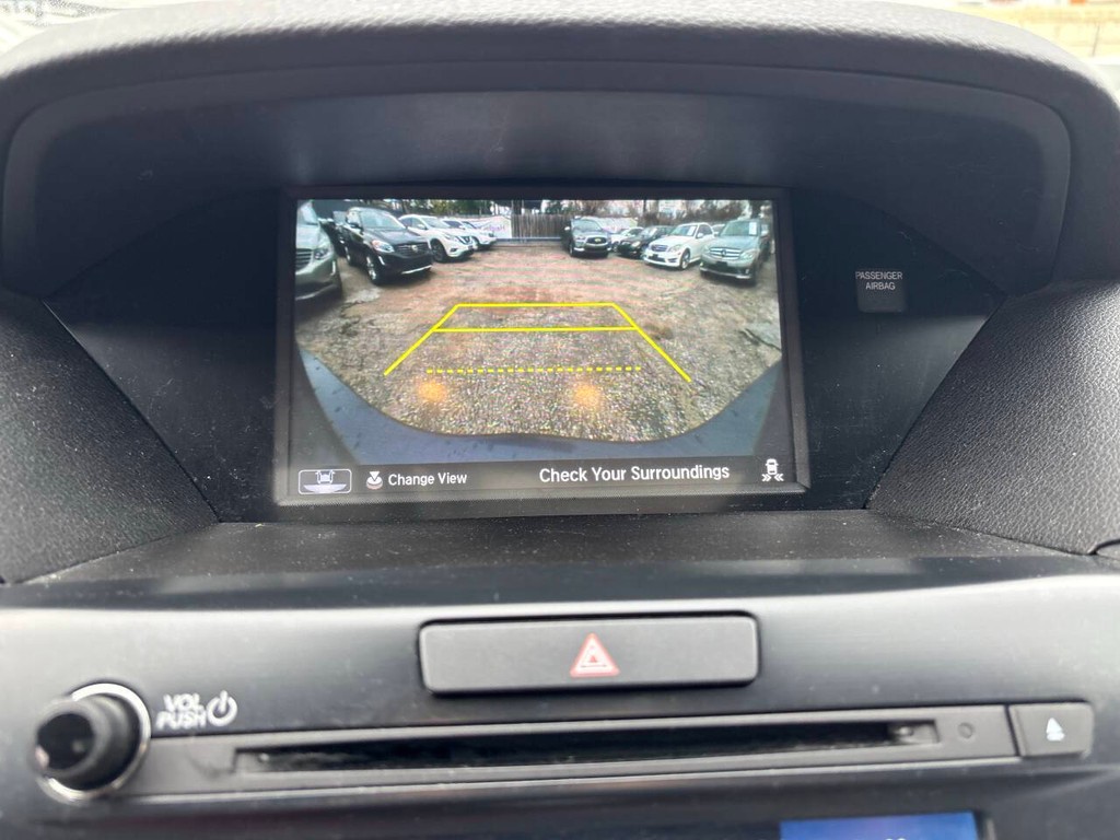 Acura MDX Vehicle Full-screen Gallery Image 16